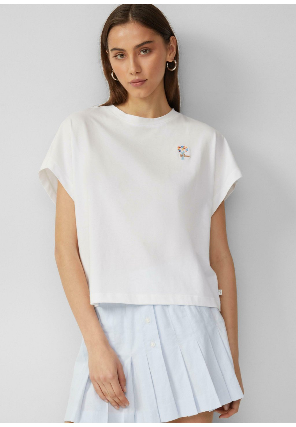 Футболка с принтом LÄSSIGES MIT ÜBERSCHNITTENER SCHULTER QS, белый
Футболка с принтом LÄSSIGES MIT ÜBERSCHNITTENER SCHULTER QS, белый