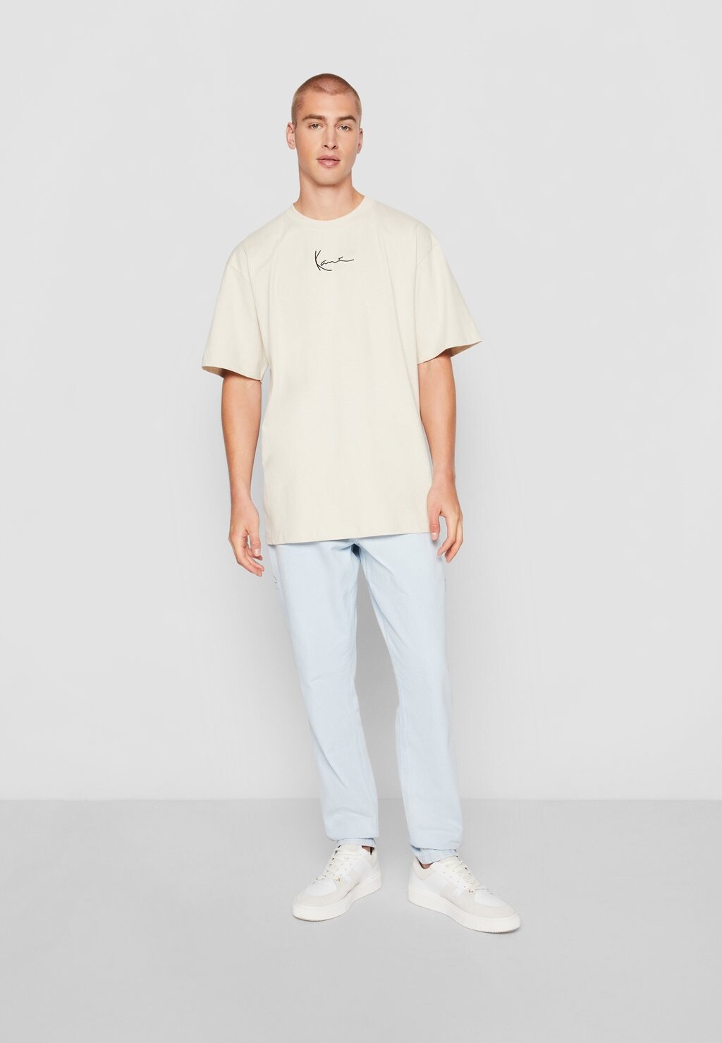 Базовая футболка ФУТБОЛКА SMALL SIGNATURE ESSENTIAL UNISEX Karl Kani, серая
Базовая футболка ФУТБОЛКА SMALL SIGNATURE ESSENTIAL UNISEX Karl Kani, серая