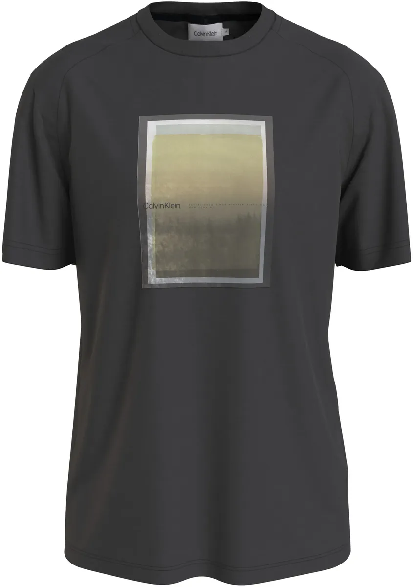 Футболка Calvin Klein Big&Tall "ФУТБОЛКА С ЛОГОТИПОМ BT_CAMO", цвет Ck Black 
Футболка Calvin Klein Big&Tall "ФУТБОЛКА С ЛОГОТИПОМ BT_CAMO", цвет Ck Black