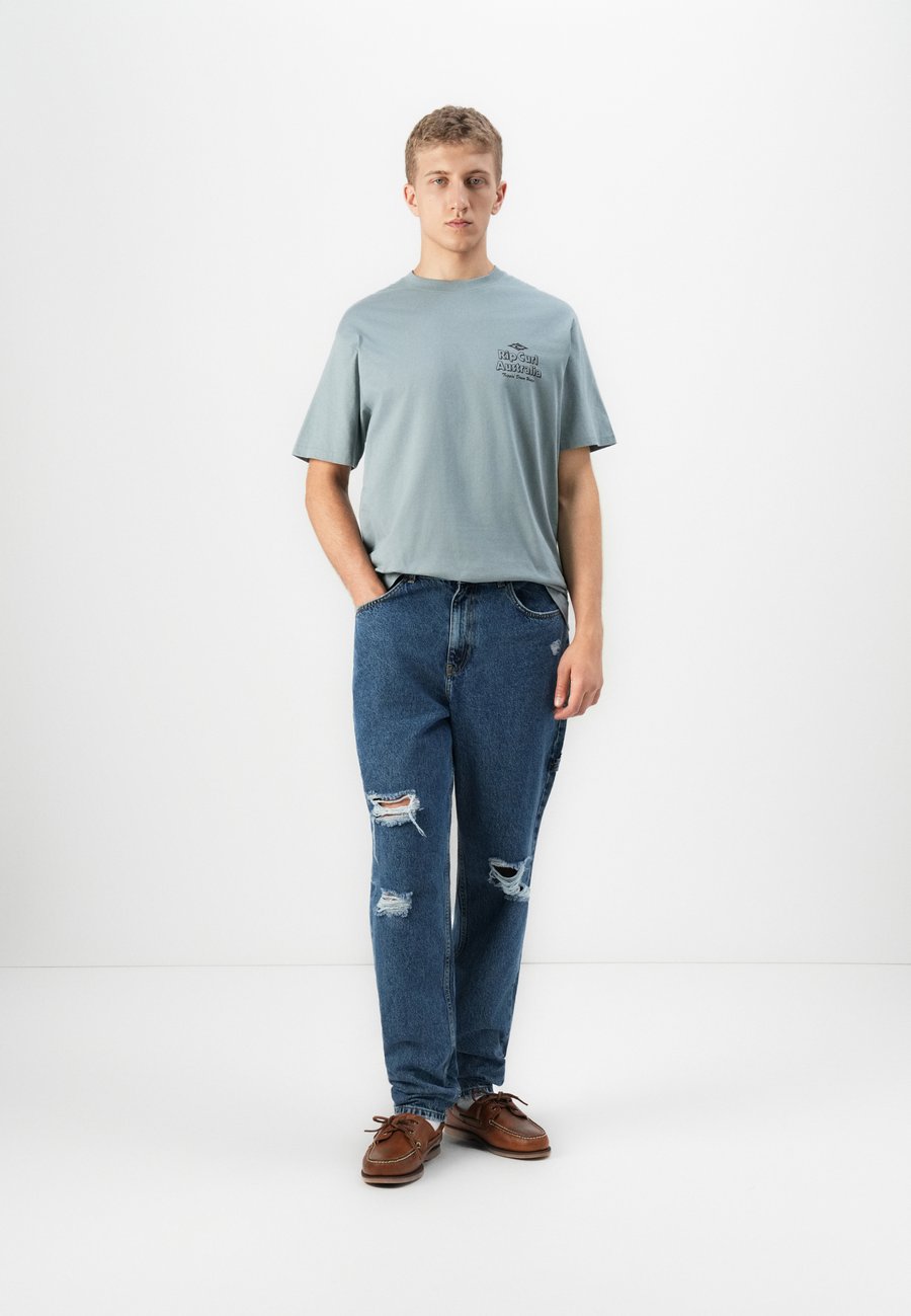 Футболка Rip Curl AUSTRALIA FUN TIMES DESTO UNISEX, Mineral Blue/Blue, Синий, Футболка Rip Curl AUSTRALIA FUN TIMES DESTO UNISEX, Mineral Blue/Blue
Футболка Rip Curl AUSTRALIA FUN TIMES DESTO UNISEX, Mineral Blue/Blue, Синий, Футболка Rip Curl AUSTRALIA FUN TIMES DESTO UNISEX, Mineral Blue/Blue