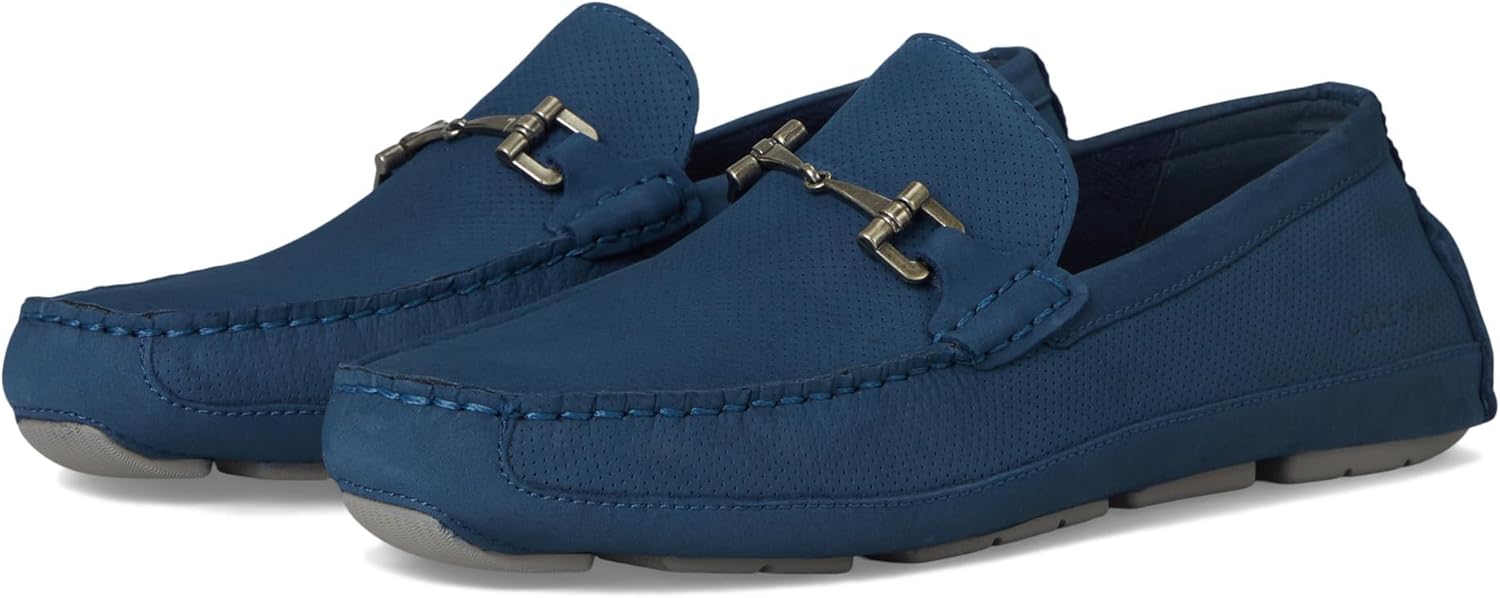 Мужские туфли Cole Haan - Лоферы Wyatt Bit Driving Style, Big Dipper Nubuck/Sea Stone
Мужские туфли Cole Haan - Лоферы Wyatt Bit Driving Style, Big Dipper Nubuck/Sea Stone
