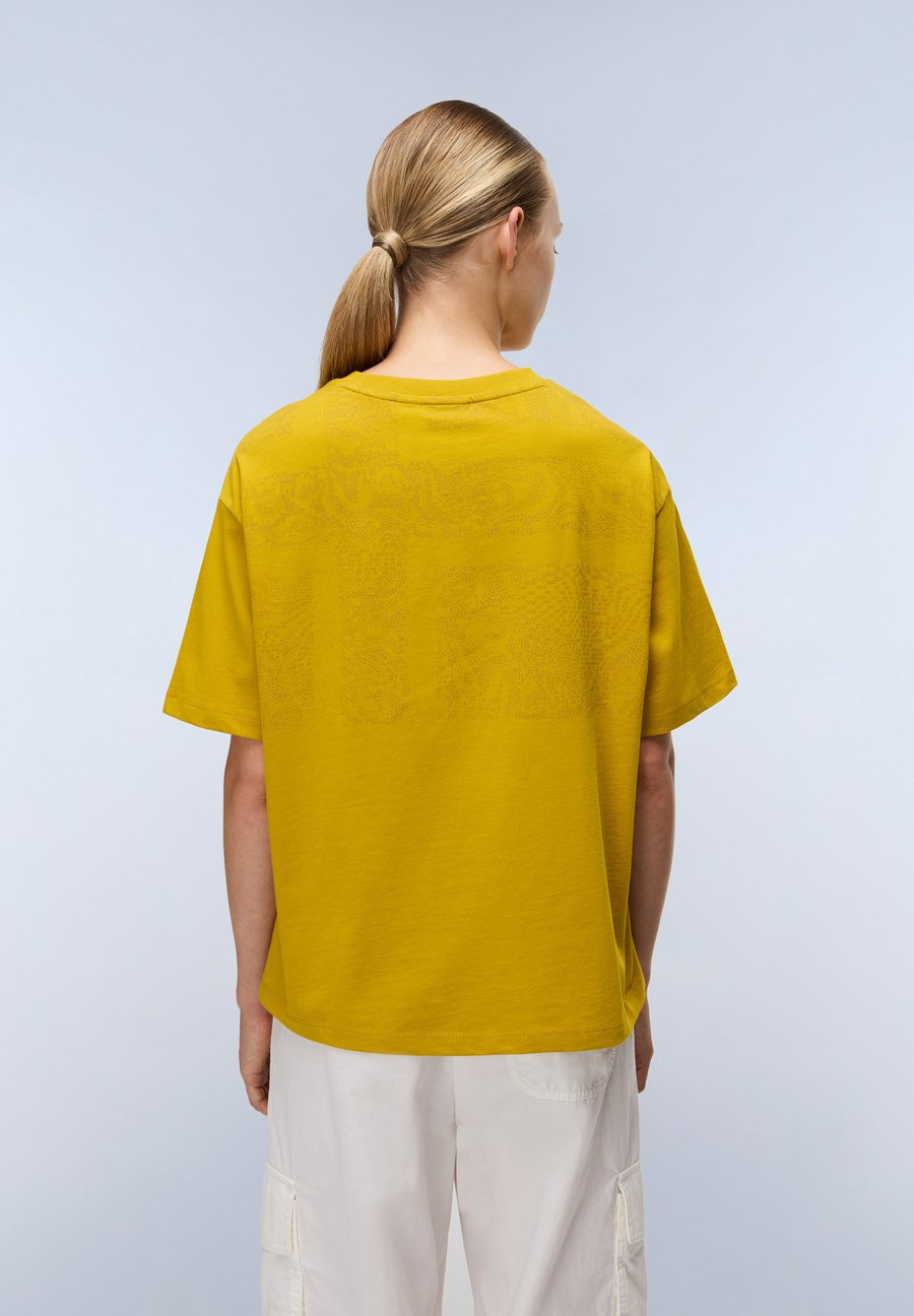 Футболка Napapijri Print T-shirt, Gold Flake Yo/Yellow, Желтый, Футболка Napapijri Print T-shirt, Gold Flake Yo/Yellow
Футболка Napapijri Print T-shirt, Gold Flake Yo/Yellow, Желтый, Футболка Napapijri Print T-shirt, Gold Flake Yo/Yellow