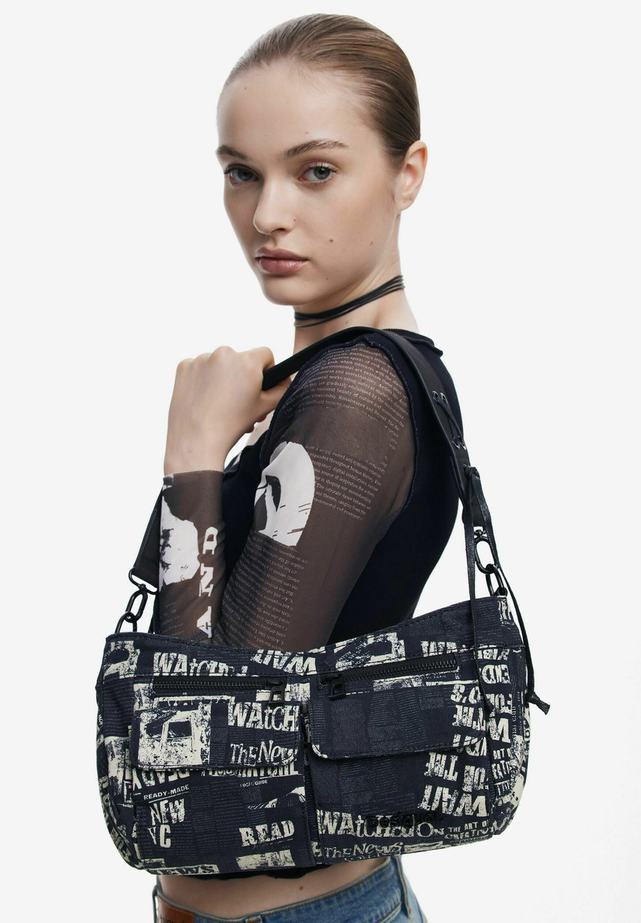 Сумка Desigual Handbag, Black
Сумка Desigual Handbag, Black