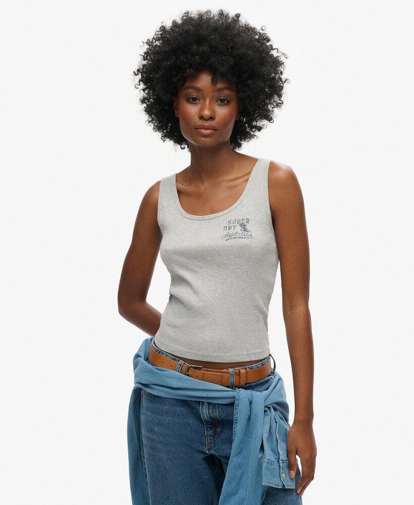 SUPERDRY Ребристый топ — незаменимая вещь для занятий спортом
SUPERDRY Ребристый топ — незаменимая вещь для занятий спортом