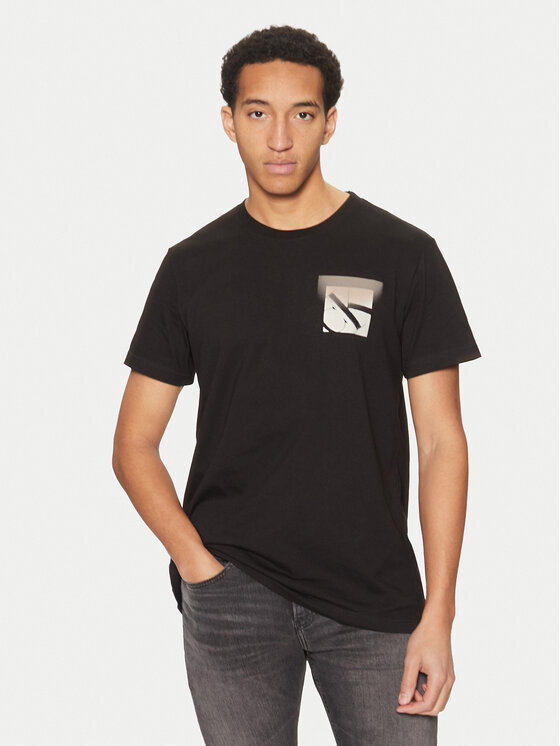 Футболка обычного кроя Soft Box Monogram J30J327092 Calvin Klein Jeans, черный
Футболка обычного кроя Soft Box Monogram J30J327092 Calvin Klein Jeans, черный