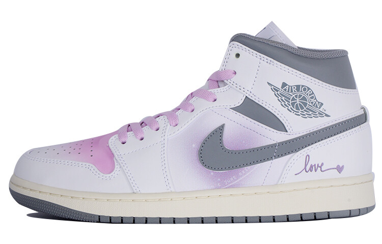 Кроссовки Air Jordan 1 Vintage Basketball Shoes Men High-top White/purple, светло-серый
Кроссовки Air Jordan 1 Vintage Basketball Shoes Men High-top White/purple, светло-серый