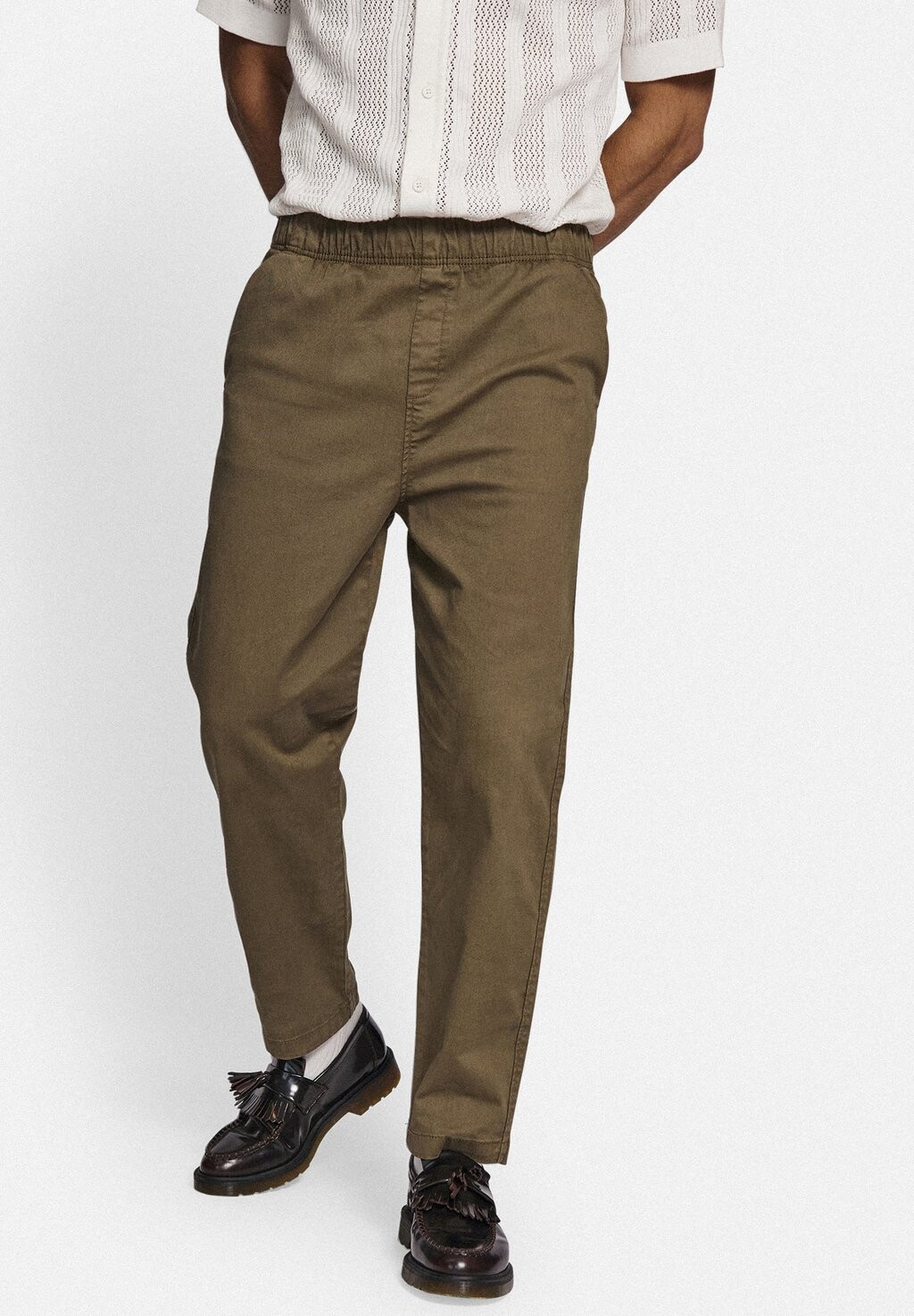 Чинос Arian Redefined Rebel, цвет dark olive
Чинос Arian Redefined Rebel, цвет dark olive