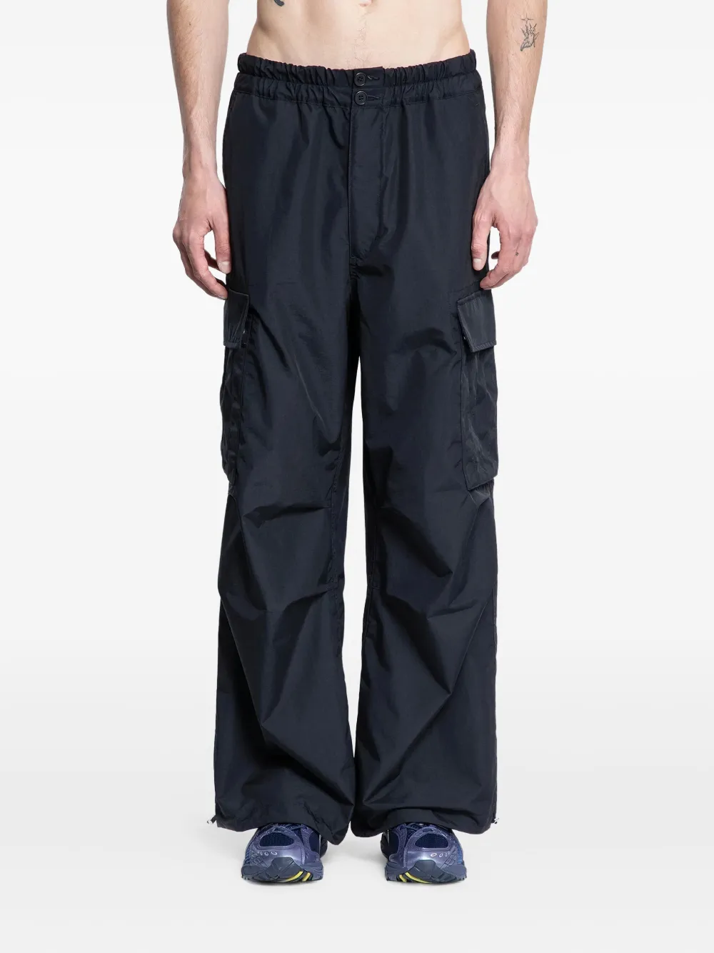 Брюки с карманами-карго KUON, черный
Брюки с карманами-карго KUON, черный