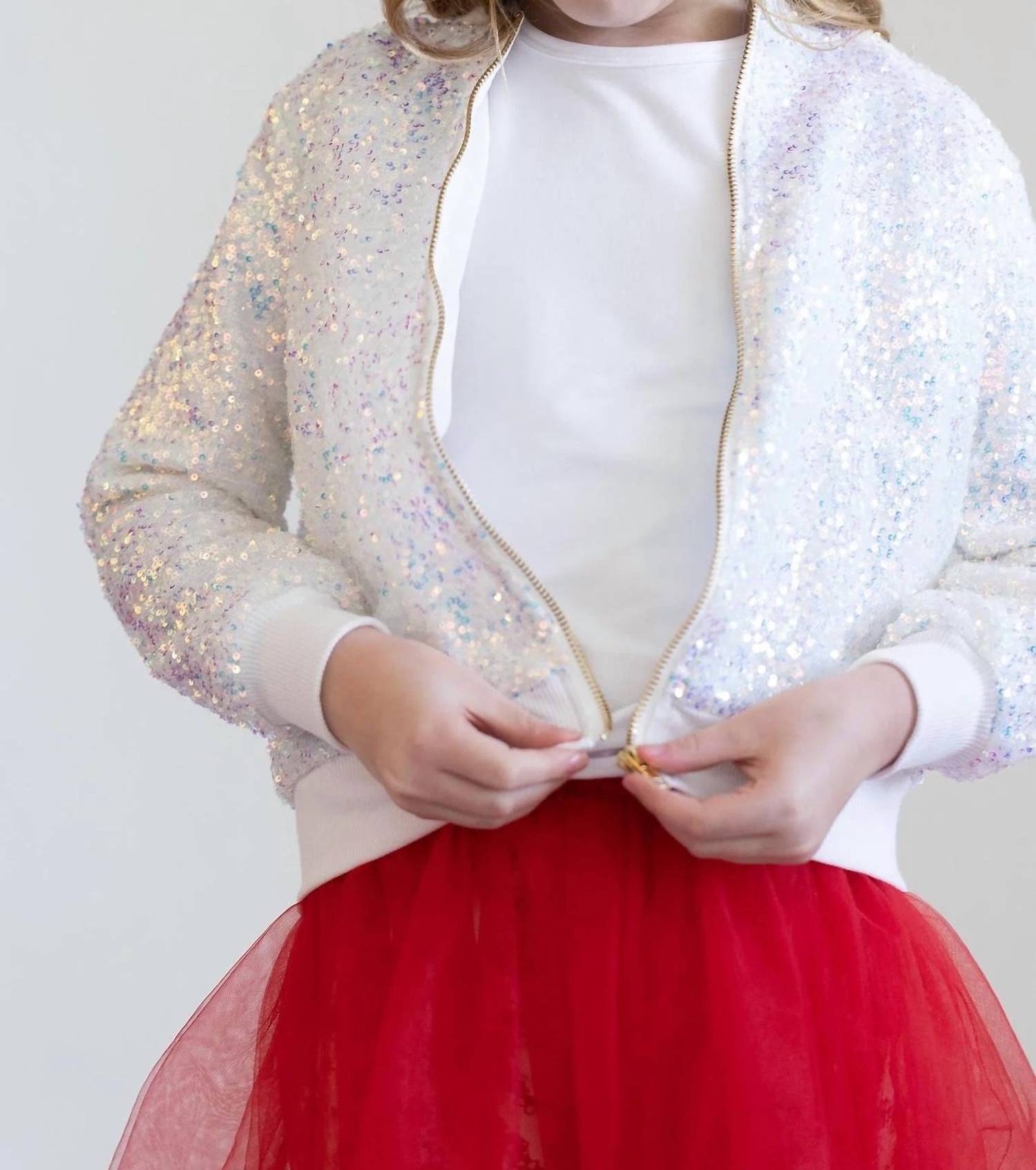 Mila & Rose Детская куртка для девочек, расшитая пайетками, белого цвета
Mila & Rose Детская куртка для девочек, расшитая пайетками, белого цвета