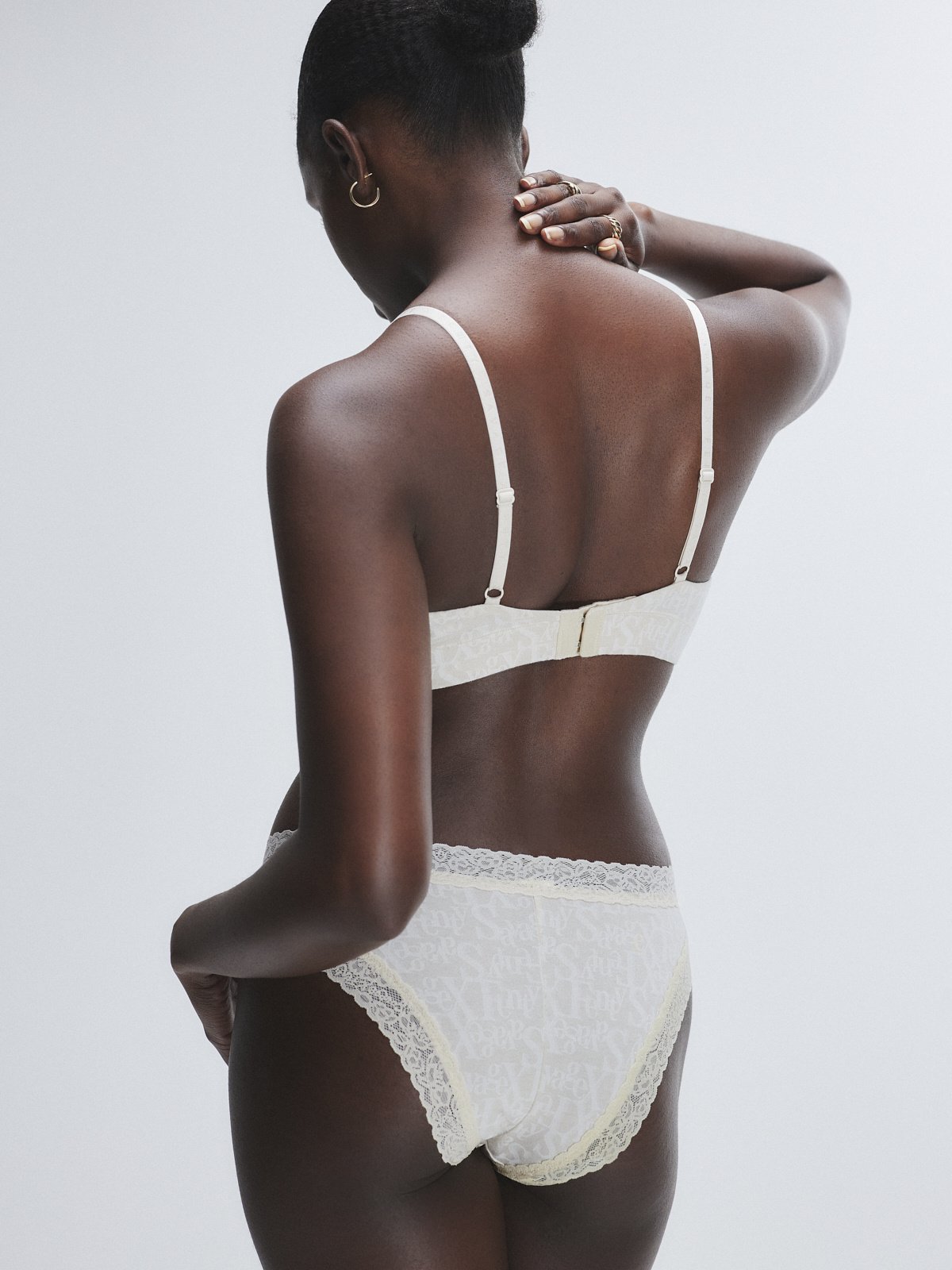 Трусики Savage X Fenty Cotton Essentials Lace-Trim, цвет Beige Please Signature Script Print
Трусики Savage X Fenty Cotton Essentials Lace-Trim, цвет Beige Please Signature Script Print