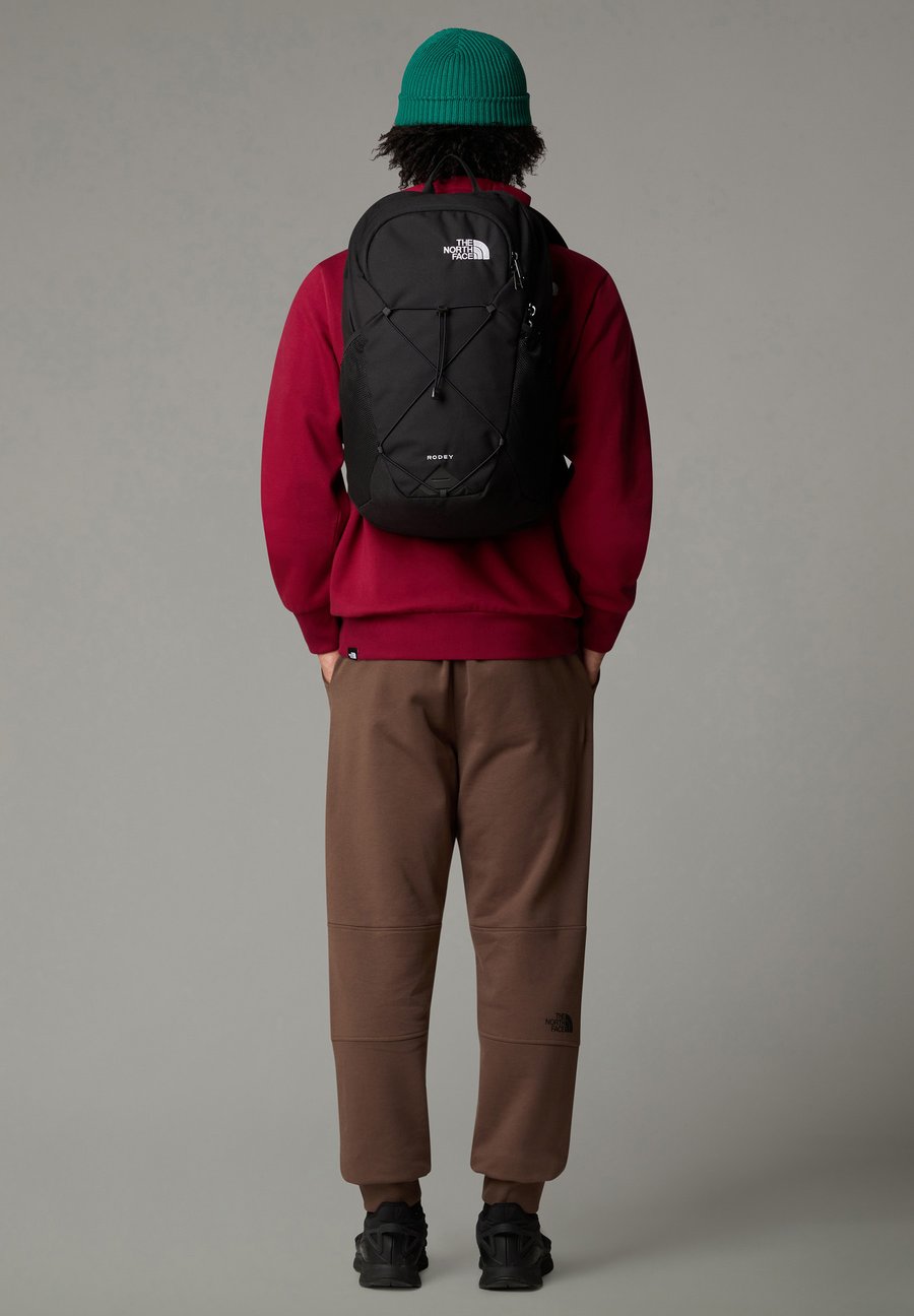 Рюкзак The North Face RODEY, Tnf Black Npf/Black
Рюкзак The North Face RODEY, Tnf Black Npf/Black