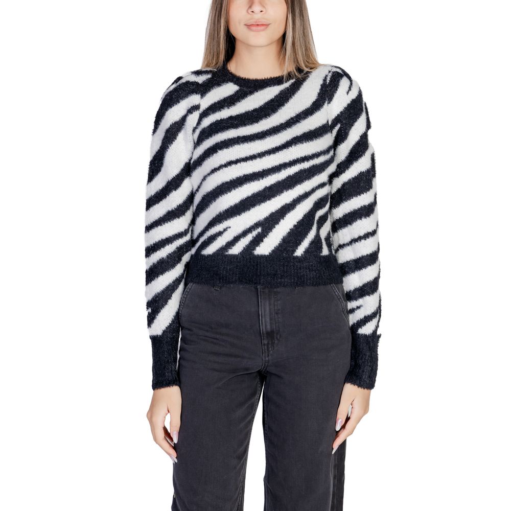 Черный нейлоновый свитер ONLY
Черный нейлоновый свитер ONLY