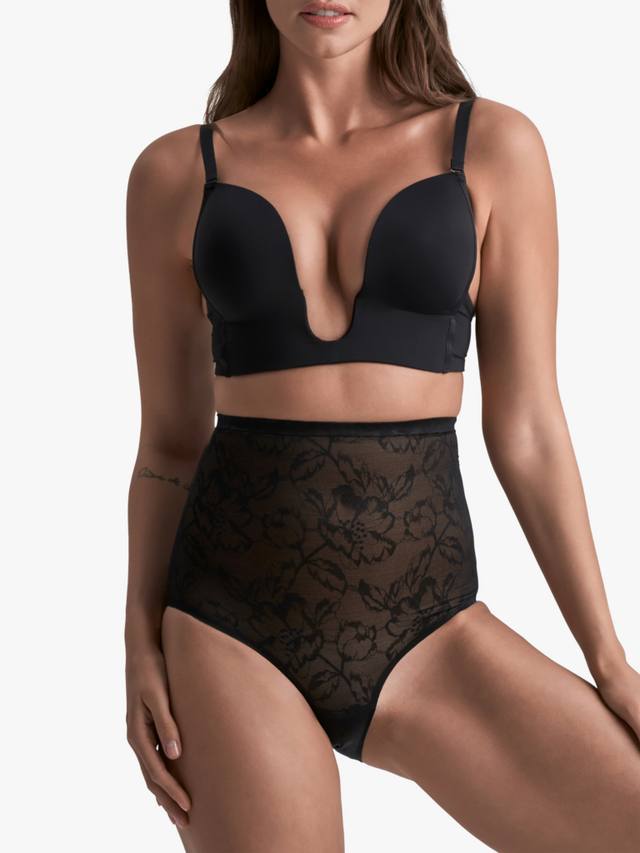 Кружевные утягивающие трусики с высокой талией Bye Bra, Black
Кружевные утягивающие трусики с высокой талией Bye Bra, Black