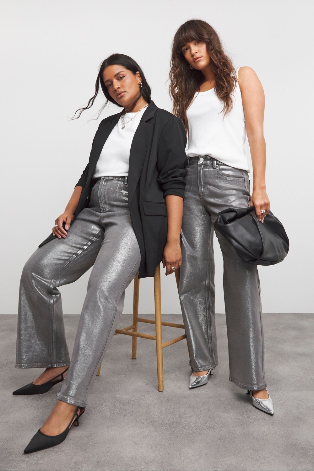 Джинсы прямого кроя Simply Be, серебряный
Джинсы прямого кроя Simply Be, серебряный