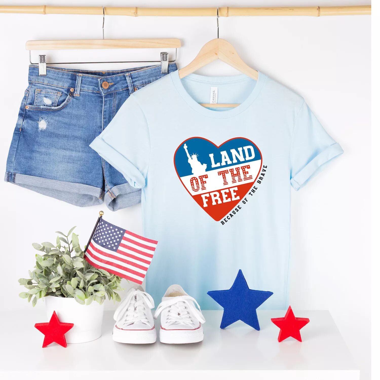 Футболка с короткими рукавами и рисунком Land Of The Free Heart Simply Sage Market
Футболка с короткими рукавами и рисунком Land Of The Free Heart Simply Sage Market