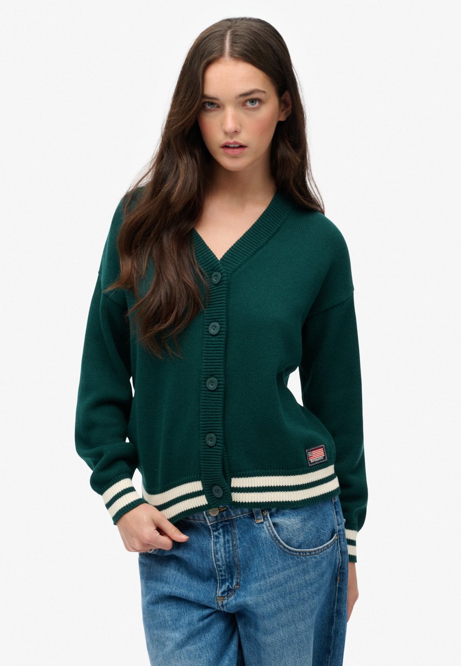 Кардиган Superdry & Co SLOUCHY, Darkest Pine Green/Green
Кардиган Superdry & Co SLOUCHY, Darkest Pine Green/Green