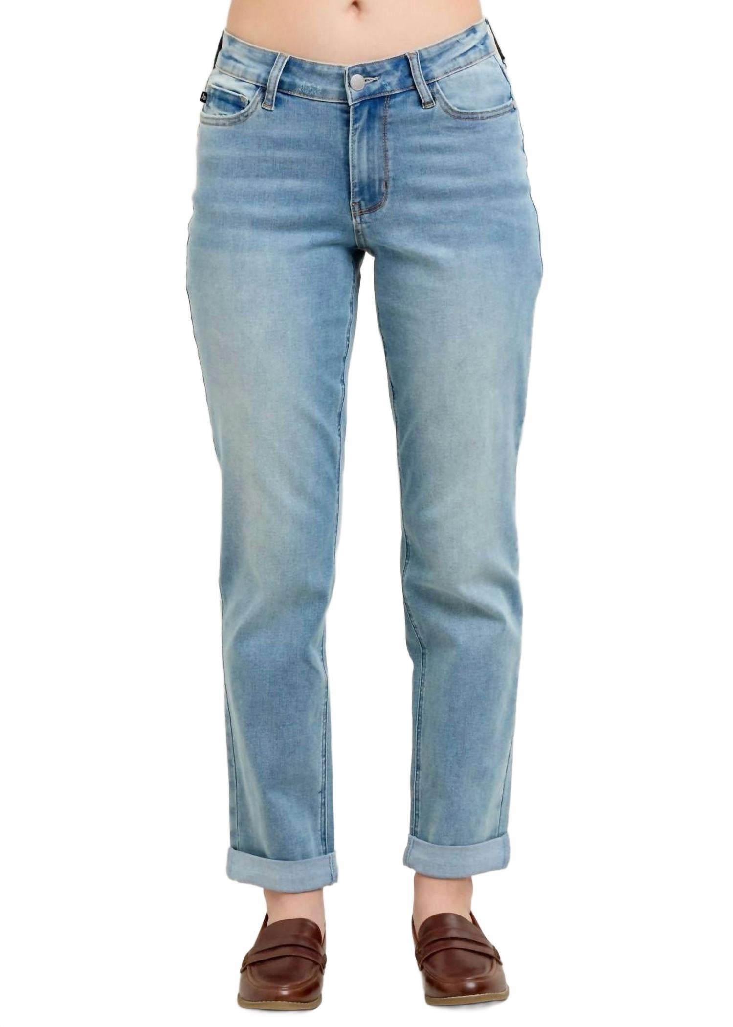 V-образные джинсы-бойфренды в среднем дениме Judy Blue, Medium Denim 
V-образные джинсы-бойфренды в среднем дениме Judy Blue, Medium Denim