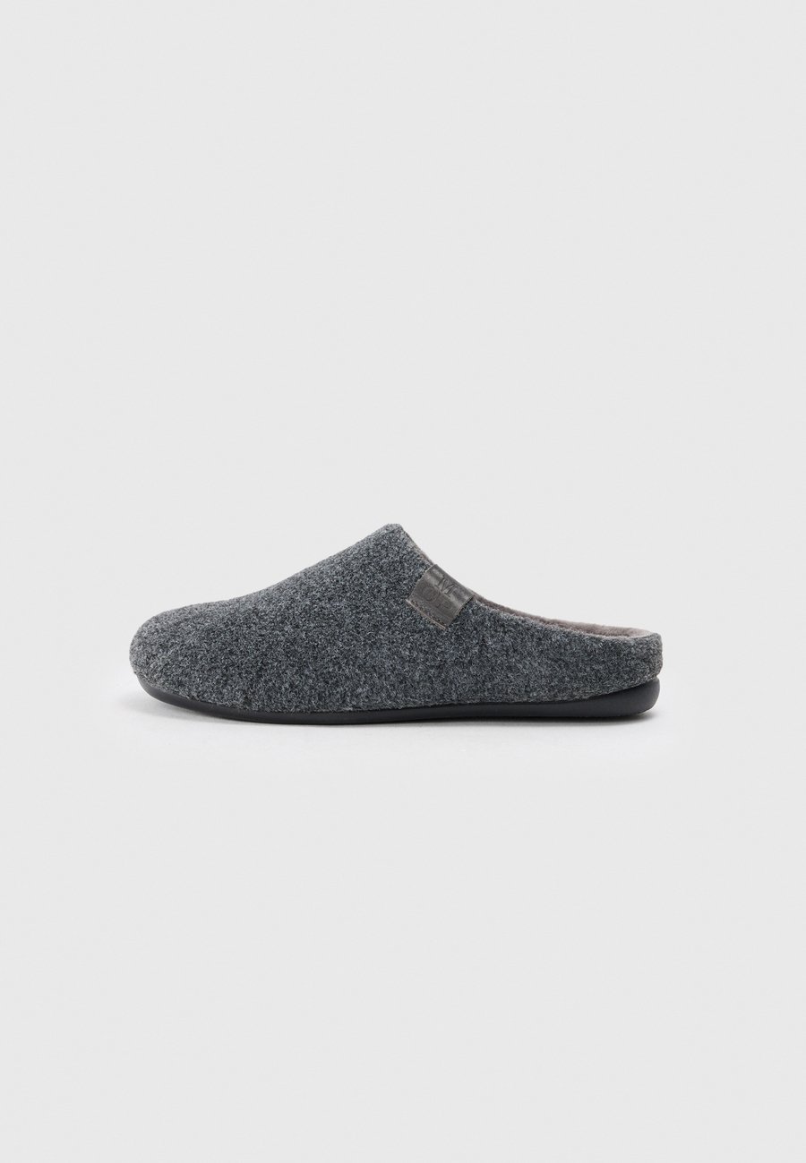 Тапочки Marc O'Polo LEXA 3D, Dark Grey
Тапочки Marc O'Polo LEXA 3D, Dark Grey