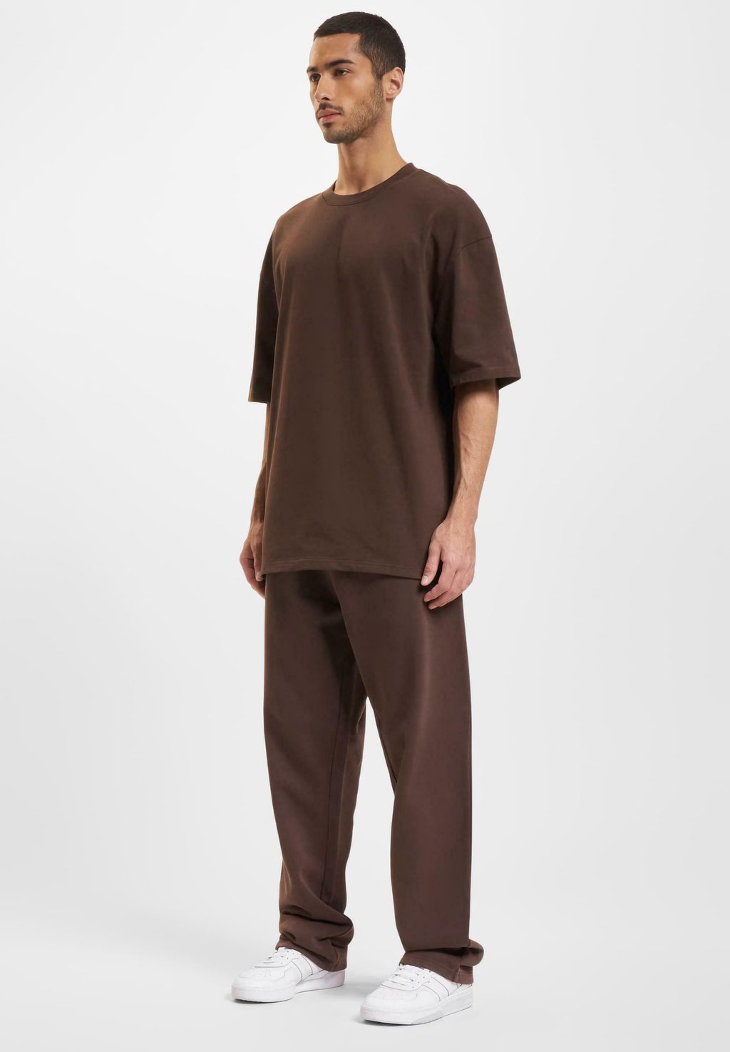 Спортивные брюки JOGGING DEF, коричневый
Спортивные брюки JOGGING DEF, коричневый