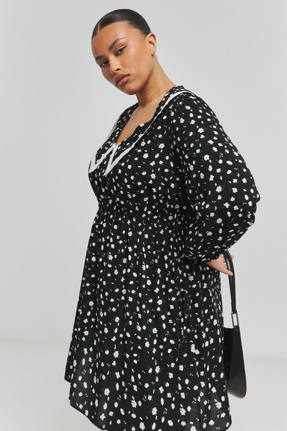 Платье мидакси с воротником Simply Be, черный
Платье мидакси с воротником Simply Be, черный