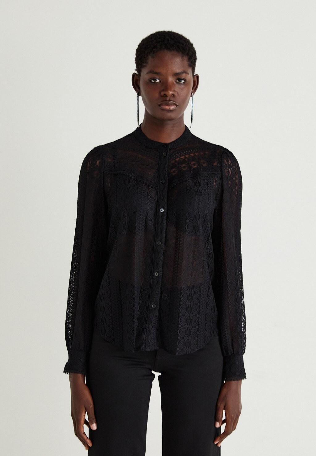 Блузка на пуговицах ONLREBA ONLY, черный
Блузка на пуговицах ONLREBA ONLY, черный