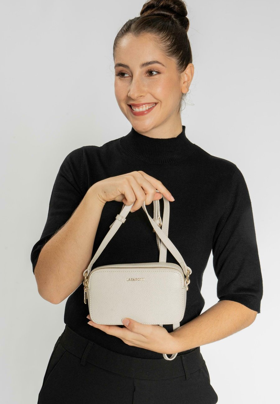 Сумка кросс-боди Lazarotti Cross body bag, Offwhite/Off-White
Сумка кросс-боди Lazarotti Cross body bag, Offwhite/Off-White