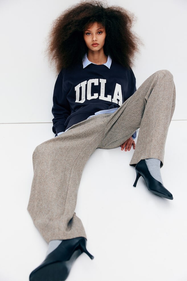 Толстовка с мотивом H&M, синий
Толстовка с мотивом H&M, синий