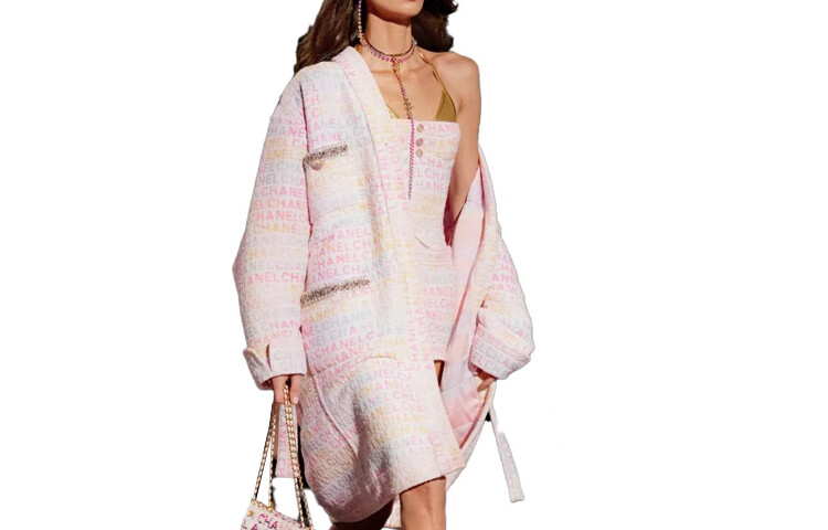 Куртка женская многоцветная Chanel
Куртка женская многоцветная Chanel