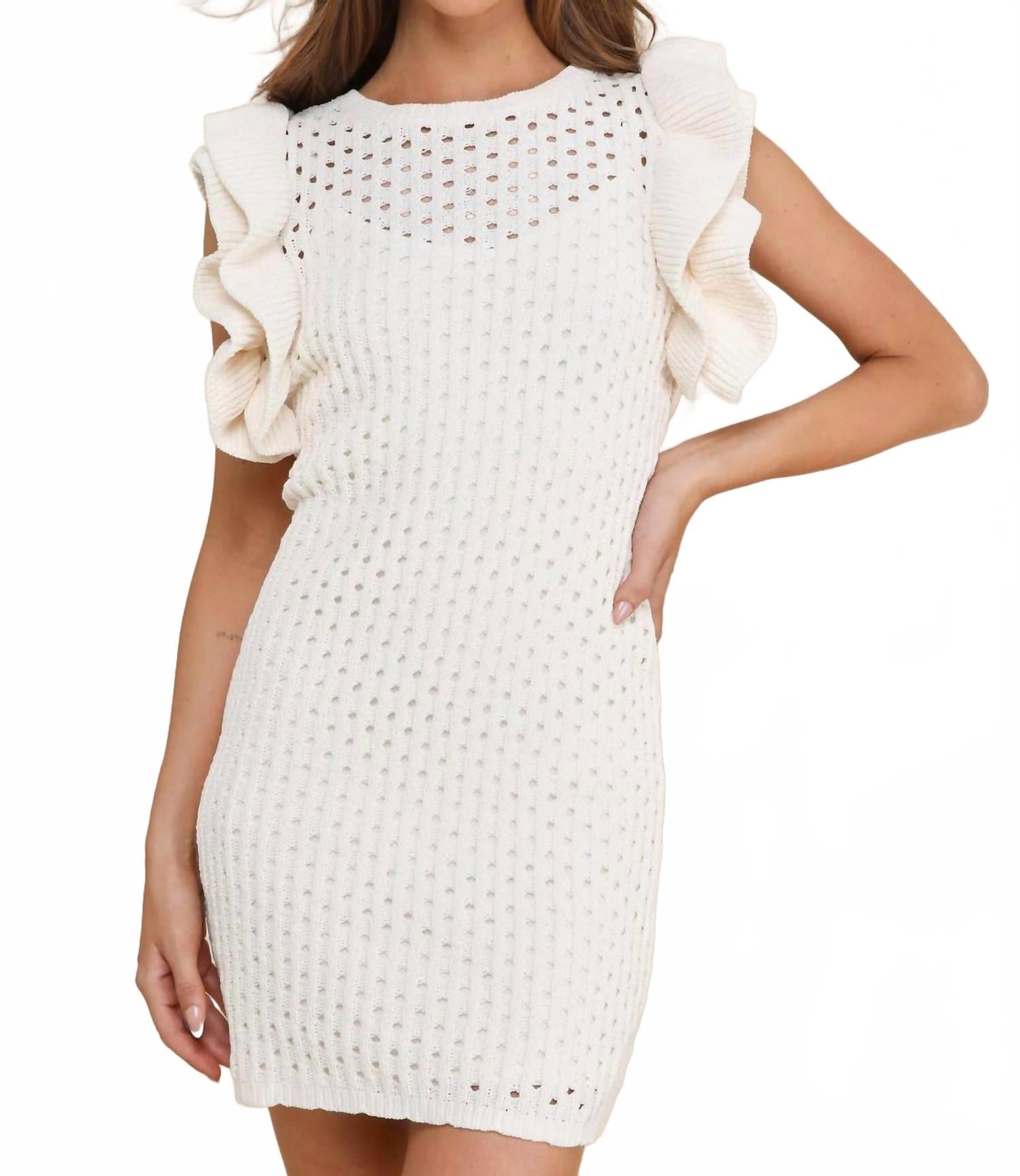 Мини-платье с рукавами-рюшами и крючком в цвете айвори Jacquie The Label, слоновая кость
Мини-платье с рукавами-рюшами и крючком в цвете айвори Jacquie The Label, слоновая кость