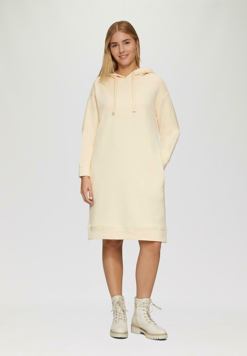 Повседневное платье UNDYED MIT EINGRIFFTASCHEN IM FABRICMIX s.Oliver, бежевый
Повседневное платье UNDYED MIT EINGRIFFTASCHEN IM FABRICMIX s.Oliver, бежевый