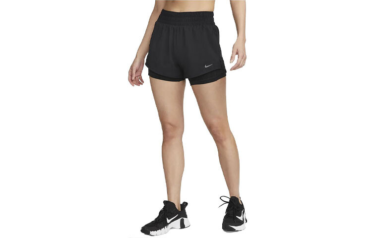 Женские повседневные шорты Nike, цвет Black
Женские повседневные шорты Nike, цвет Black