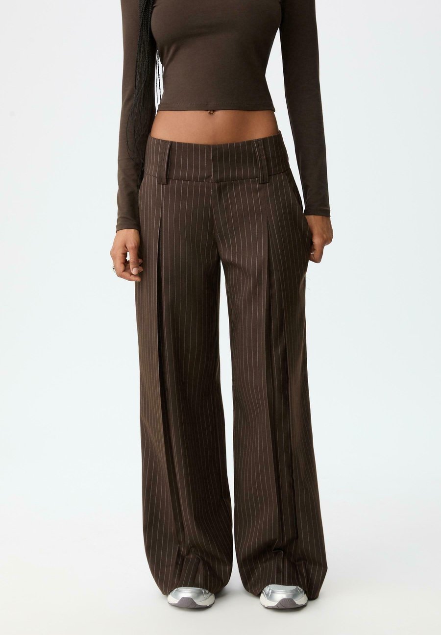 Брюки Stradivarius SMART WITH WAISTBAND, Brown
Брюки Stradivarius SMART WITH WAISTBAND, Brown