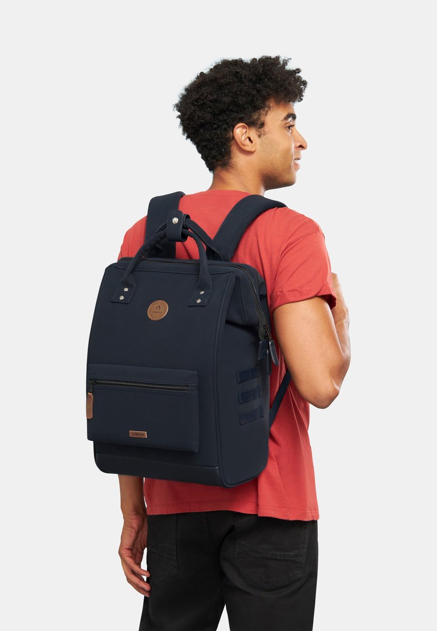 Рюкзак Cabaia ADVENTURER MAXI, Zurich Navy/Dark Blue
Рюкзак Cabaia ADVENTURER MAXI, Zurich Navy/Dark Blue