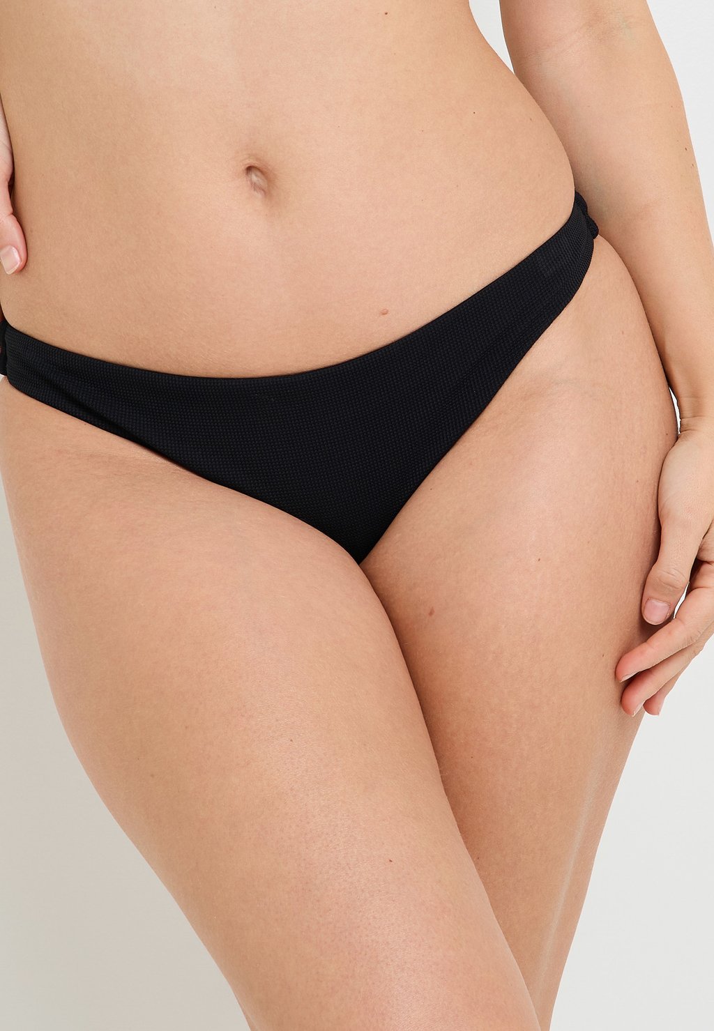 Плавки бикини MALOU ROUGEGORGE, черный
Плавки бикини MALOU ROUGEGORGE, черный