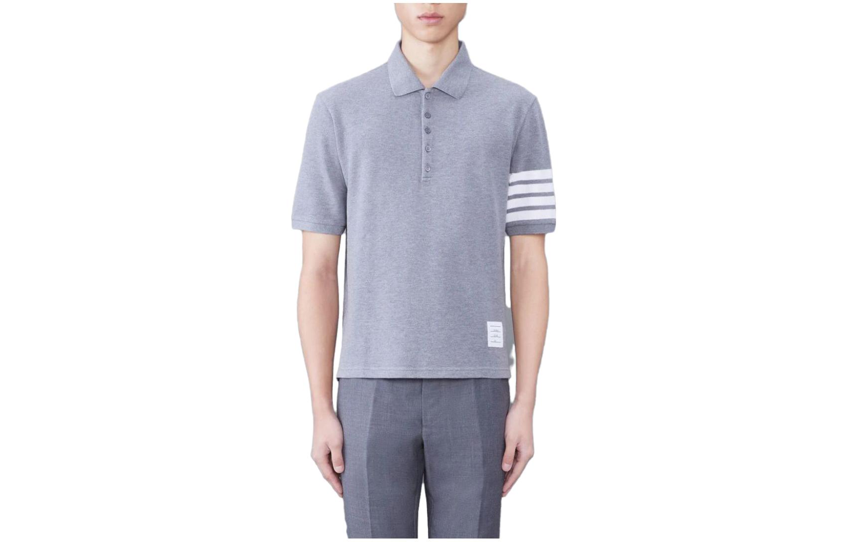 Thom Browne Мужская рубашка-поло серого цвета, Серый, Thom Browne Мужская рубашка-поло серого цвета
Thom Browne Мужская рубашка-поло серого цвета, Серый, Thom Browne Мужская рубашка-поло серого цвета