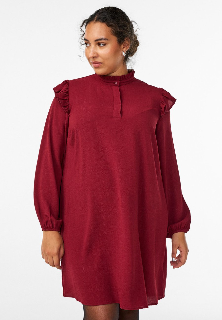 Платье Zizzi MIT RÜSCHEN UND GLITZER, Cabernet W. Gold/Bordeaux
Платье Zizzi MIT RÜSCHEN UND GLITZER, Cabernet W. Gold/Bordeaux