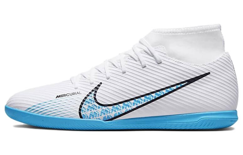 Mercurial Vapor 15 Club TF GS «Blast Pack» Nike
Mercurial Vapor 15 Club TF GS «Blast Pack» Nike