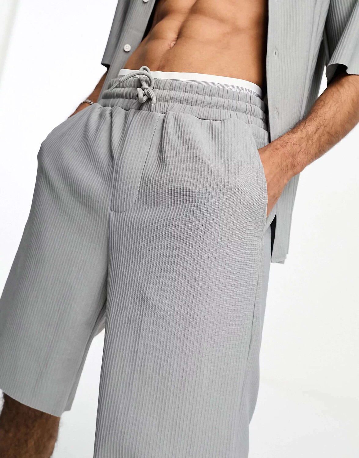 Серые шорты в рубчик в рубчик Only & Sons
Серые шорты в рубчик в рубчик Only & Sons