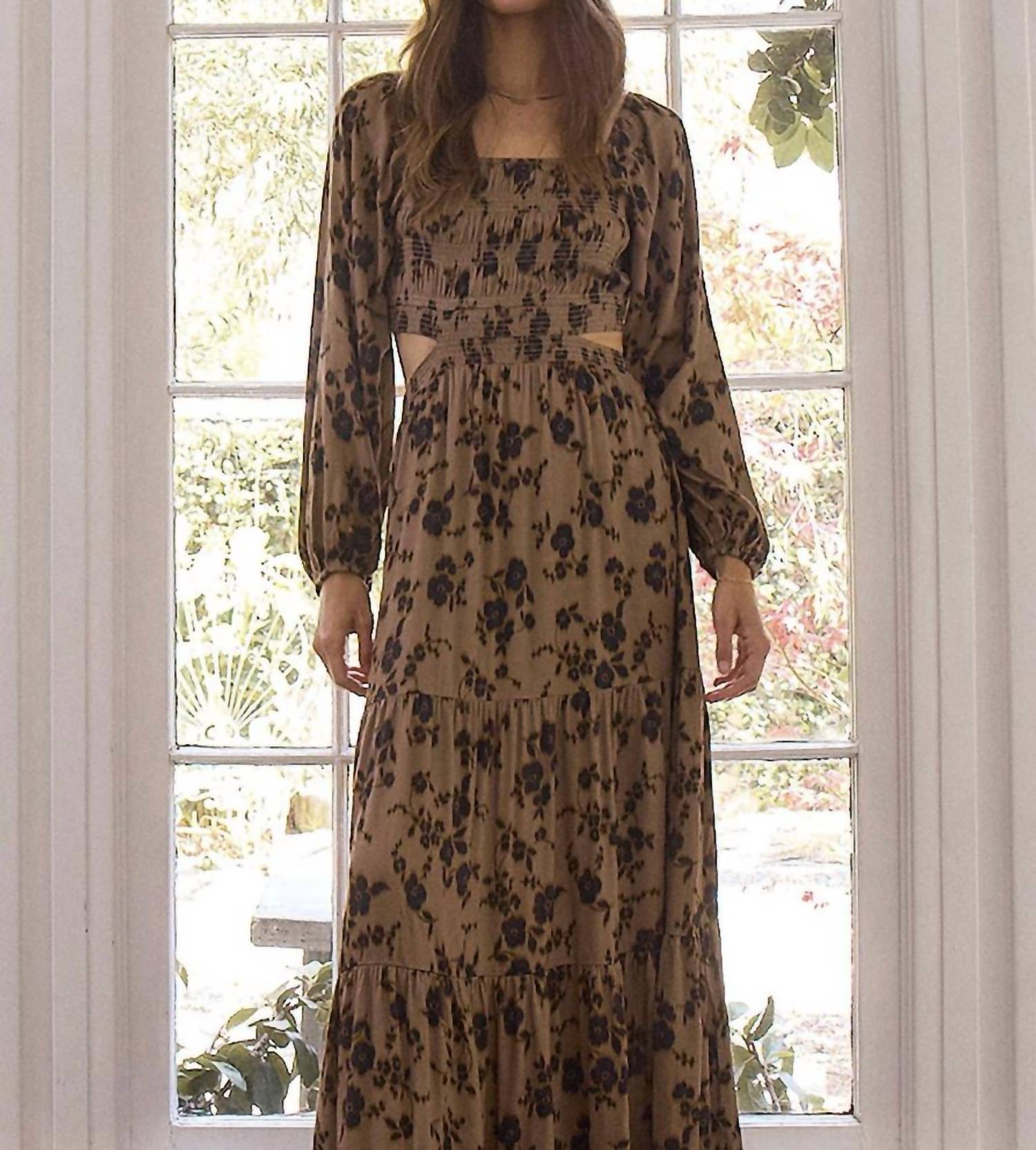 Платье макси Raya в цвете «песочный цветок» Saltwater Luxe, Sandflower
Платье макси Raya в цвете «песочный цветок» Saltwater Luxe, Sandflower