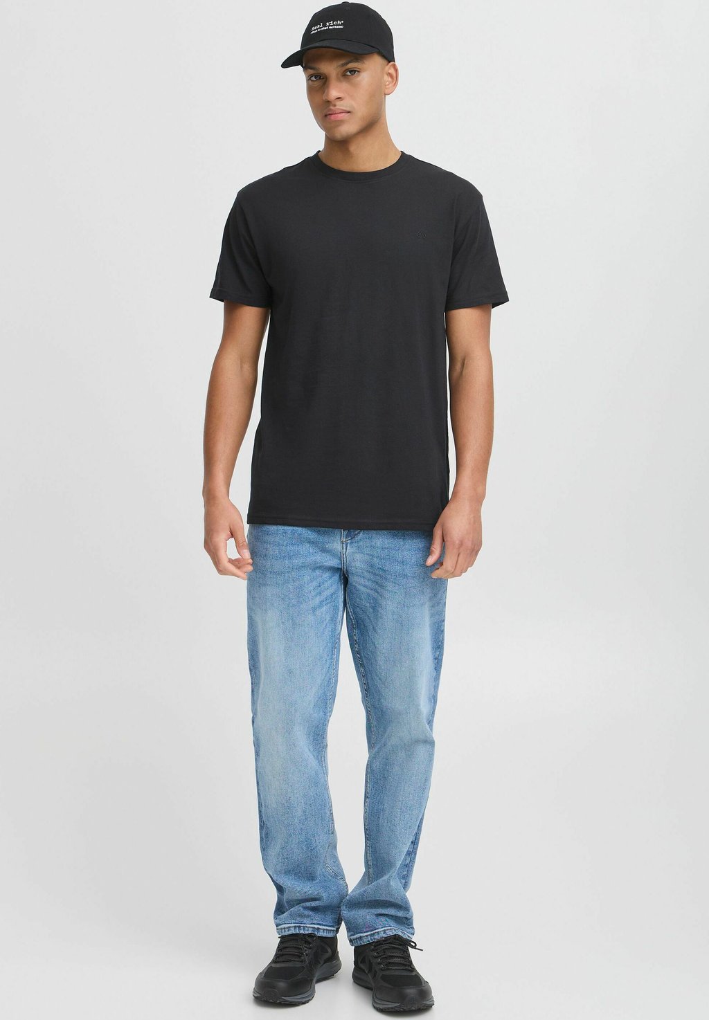 Базовая футболка NBGarfinkel North Bend, черный
Базовая футболка NBGarfinkel North Bend, черный