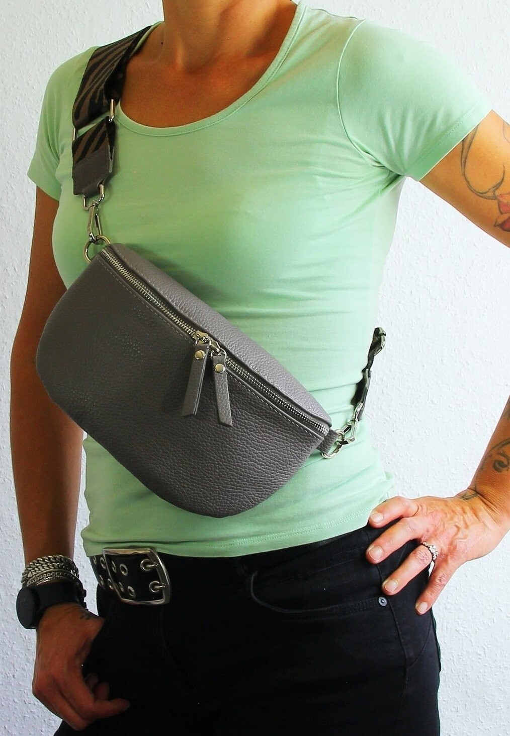 Поясная сумка Drachenleder, цвет grau mehrfarbig
Поясная сумка Drachenleder, цвет grau mehrfarbig