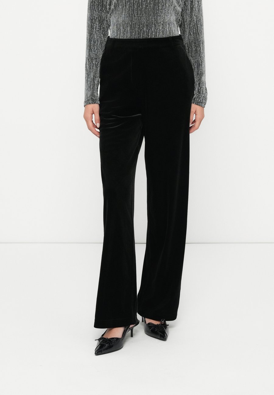 Брюки Pieces PCBOSELLA WIDE PANT, Black
Брюки Pieces PCBOSELLA WIDE PANT, Black