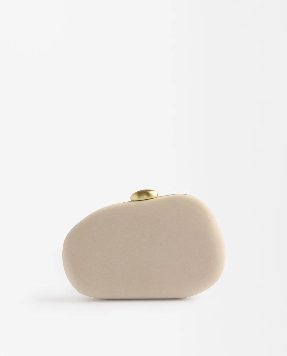 Сумка-клатч с застежкой на пуговицы, однотонная, трансформируемая Parfois, цвет Crudo 
Сумка-клатч с застежкой на пуговицы, однотонная, трансформируемая Parfois, цвет Crudo