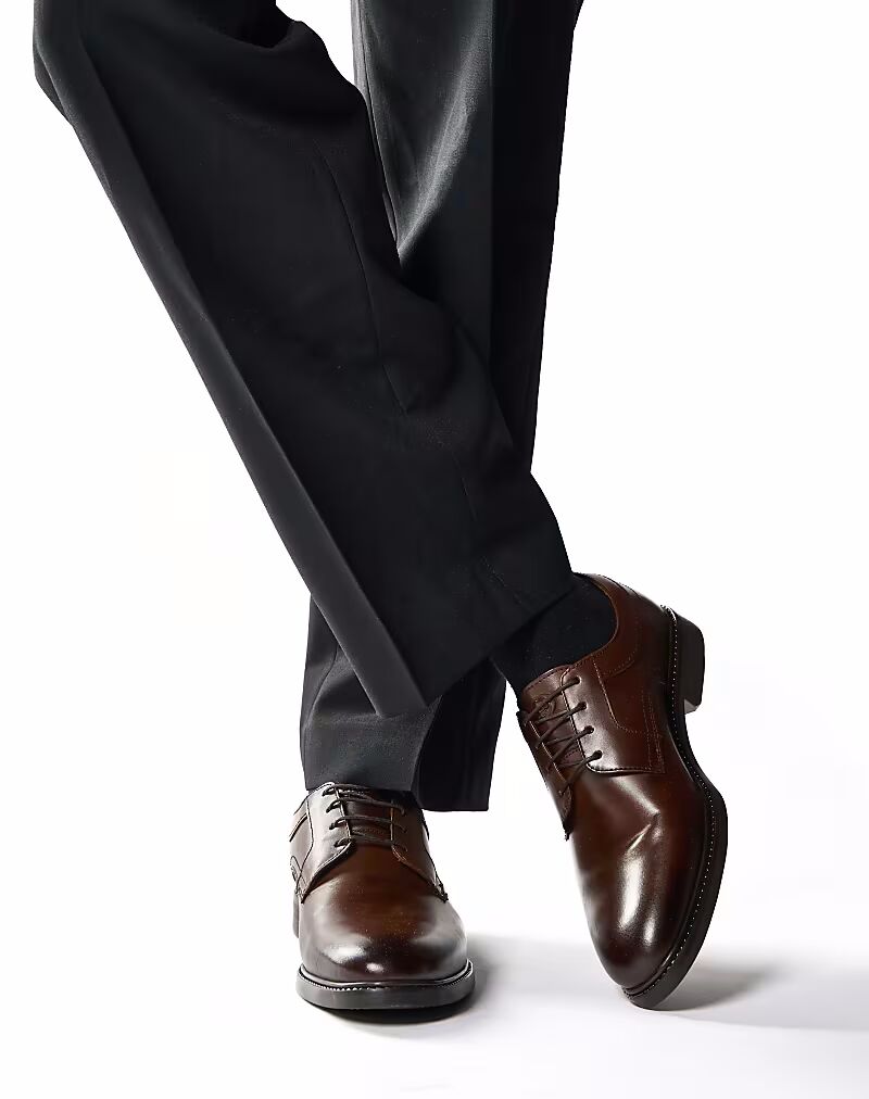 Туфли Base London Drake waxy коричневого цвета
Туфли Base London Drake waxy коричневого цвета