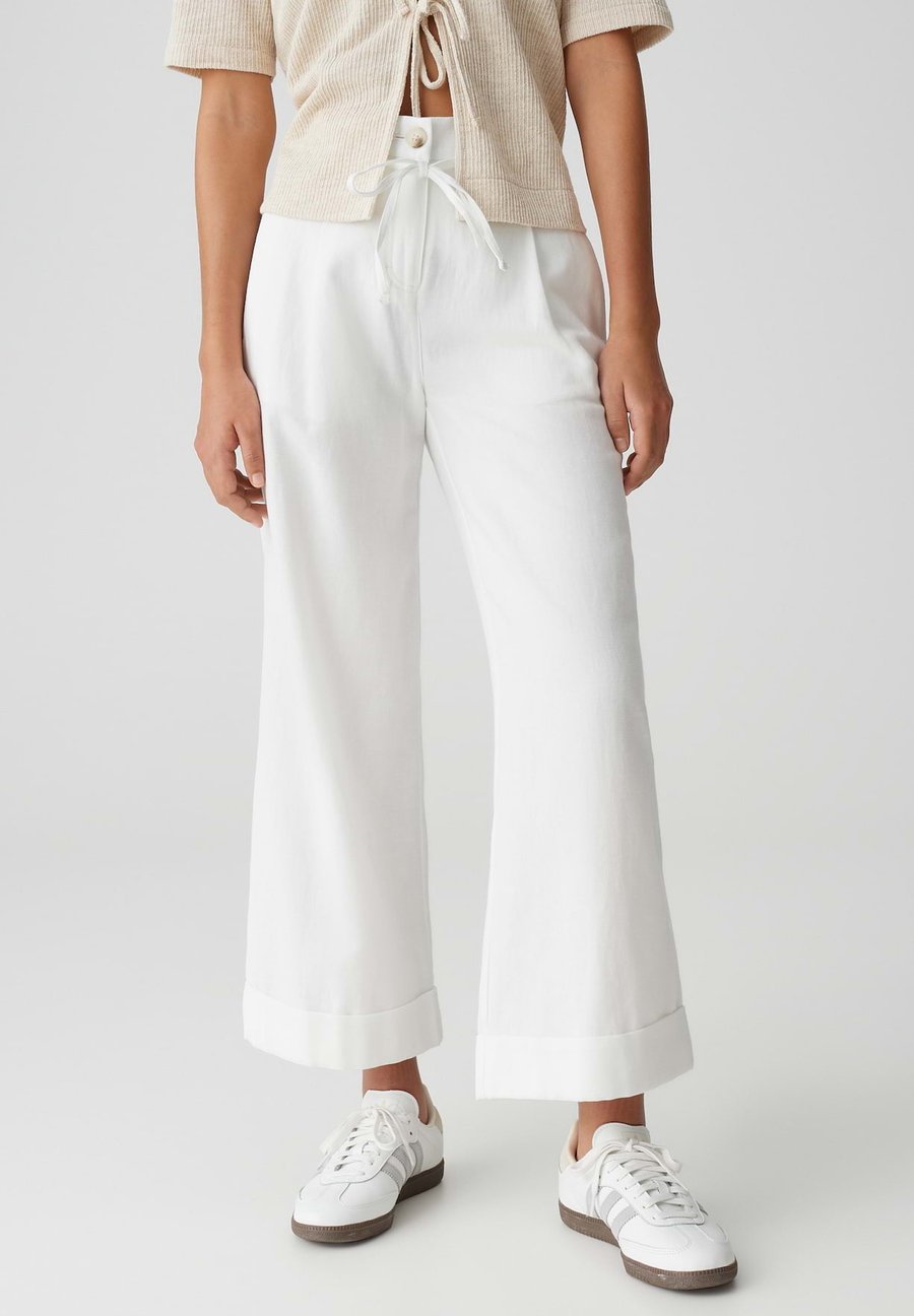 Брюки OPUS MID RISE CROPPED RELAXED FIT, Milk/White
Брюки OPUS MID RISE CROPPED RELAXED FIT, Milk/White