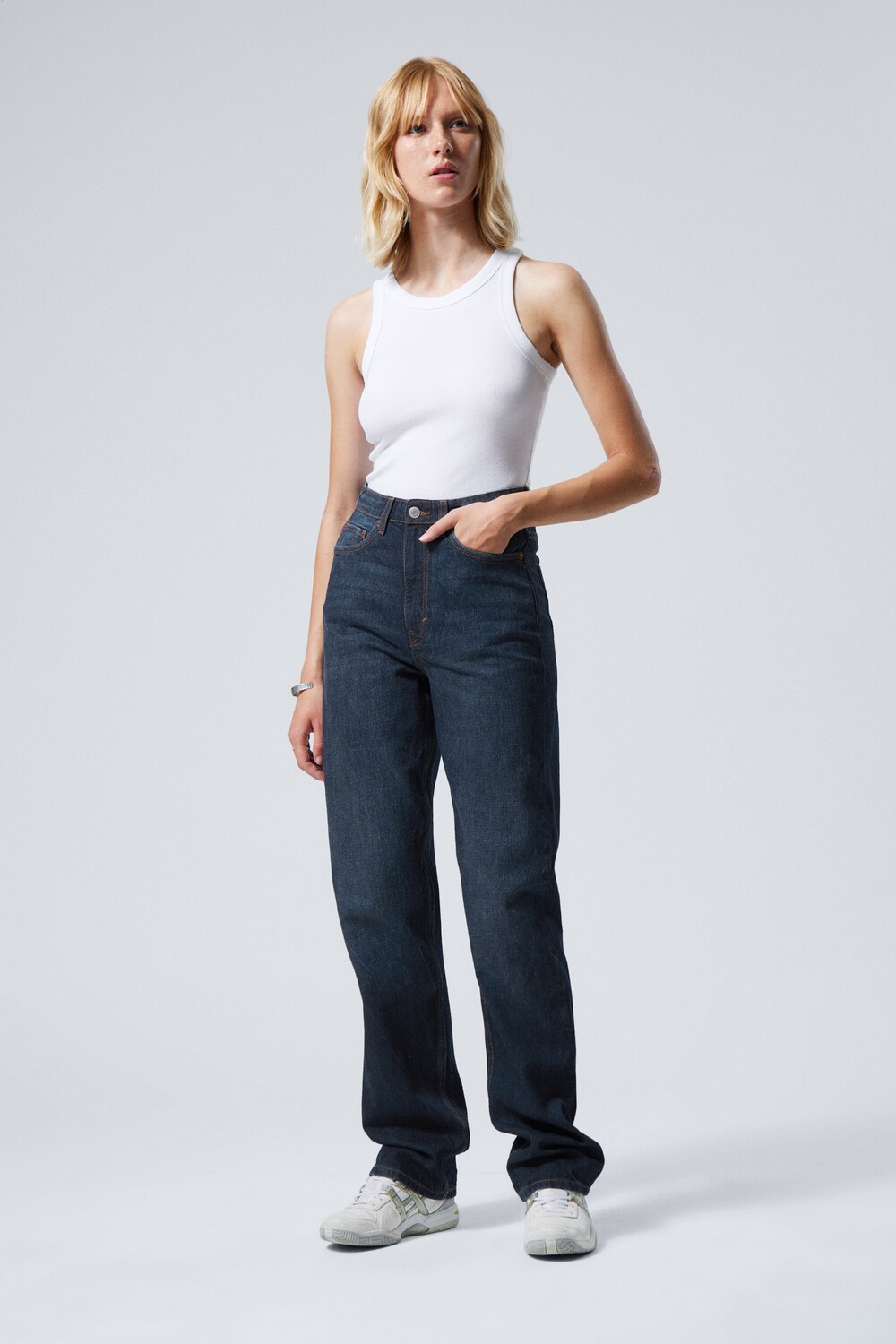 Джинсы Rowe с очень высоким поясом. Weekday, синий
Джинсы Rowe с очень высоким поясом. Weekday, синий