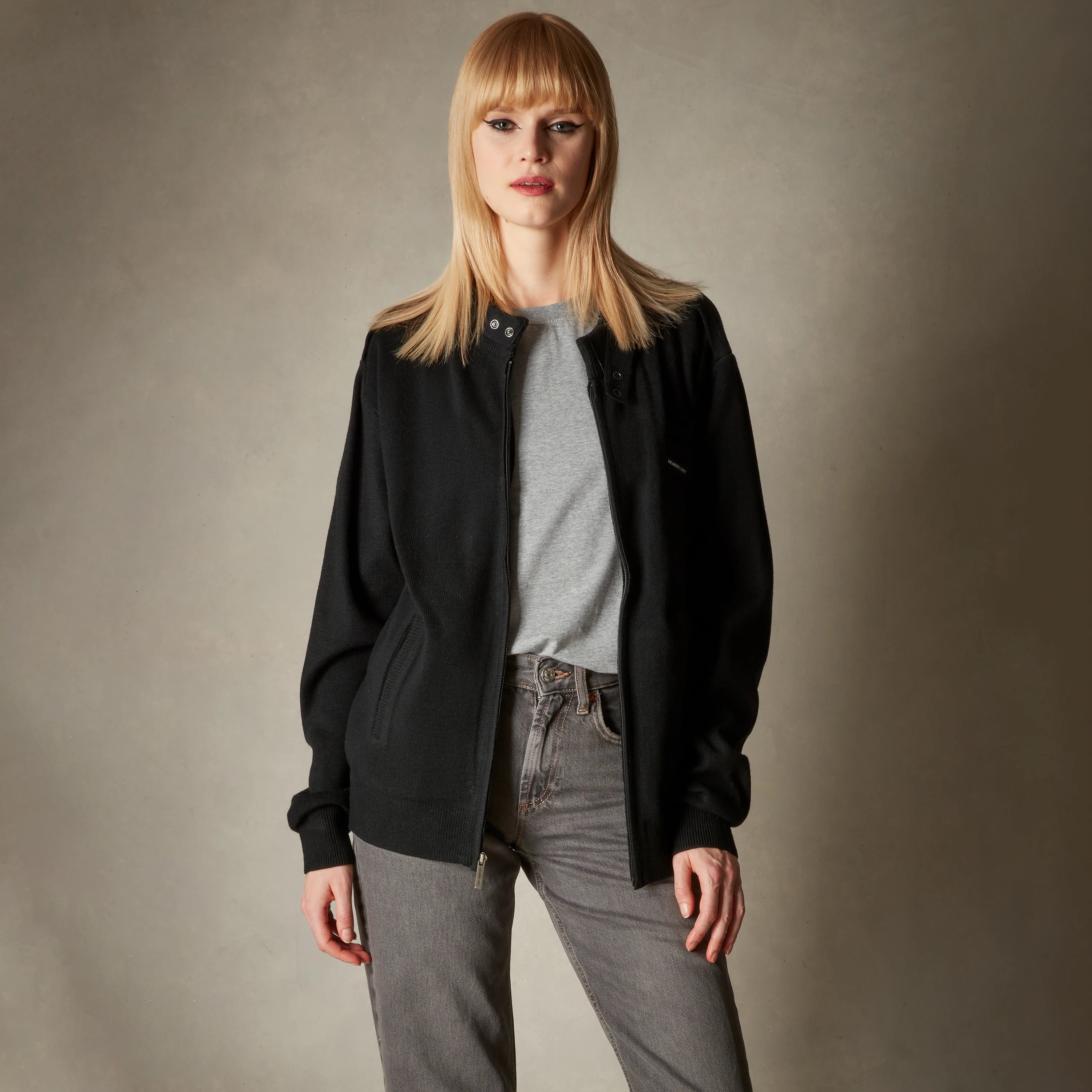 Женский свитер-гонщик свободного покроя Iconic Members Only, черный
Женский свитер-гонщик свободного покроя Iconic Members Only, черный