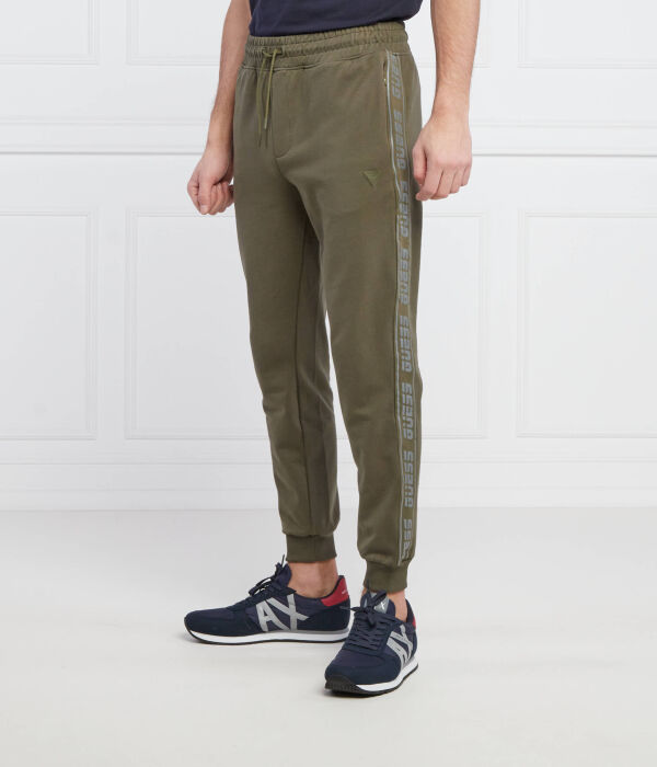 Штаны спортивные Guess Active Arlo, зеленый
Штаны спортивные Guess Active Arlo, зеленый