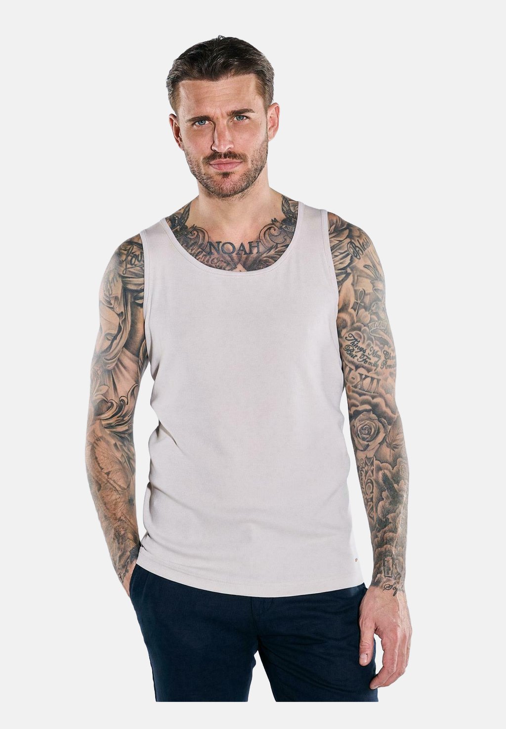 Майка Emilio Adani, бежевый
Майка Emilio Adani, бежевый