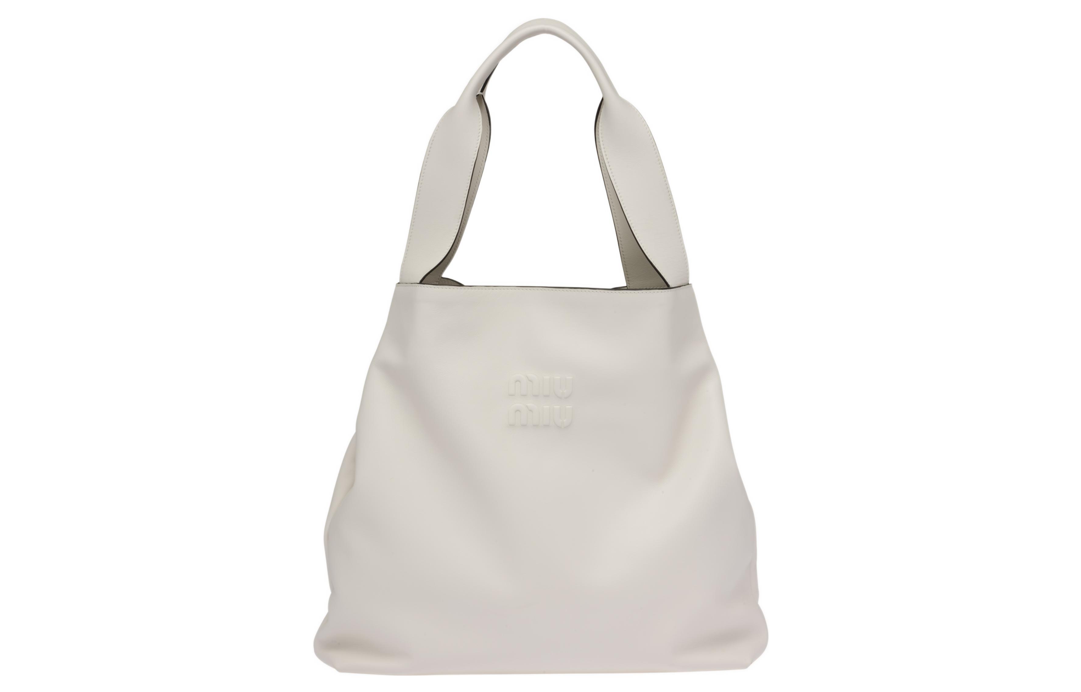 Кожаная сумка-шоппер, белая MIU MIU
Кожаная сумка-шоппер, белая MIU MIU